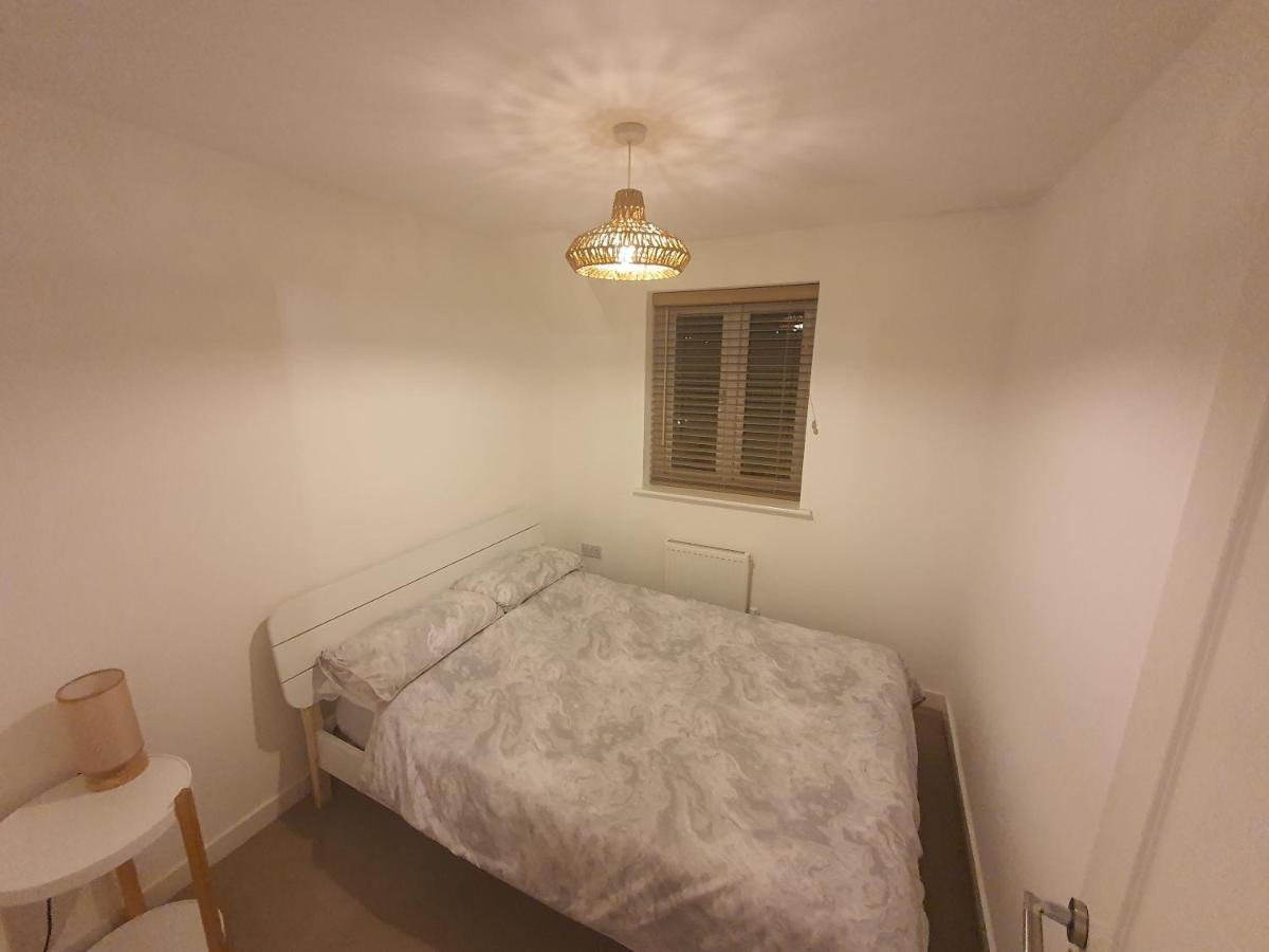 Chic City Centre Apartment With Allocated Parking Swansea Eksteriør bilde